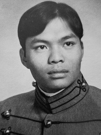 Umanos, Henry August